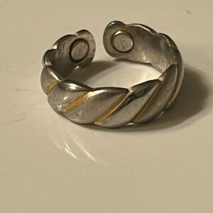 Silver/Goldtone Magnet Ring Adjustable Healing Size 6+